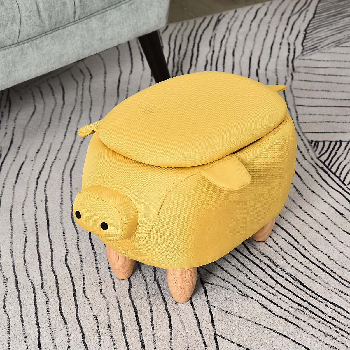 Kinderhocker in Schweinchenform