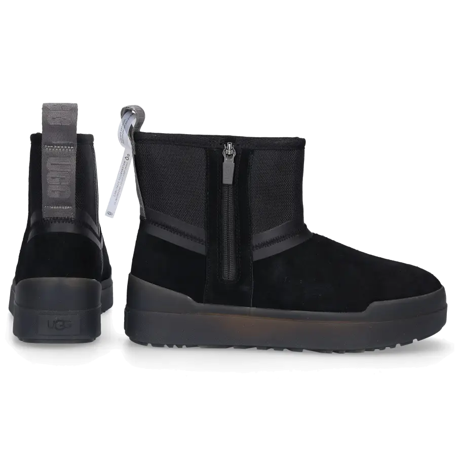 UGG - Stiefeletten CLASSIC TECH Gefüttert - schwarz