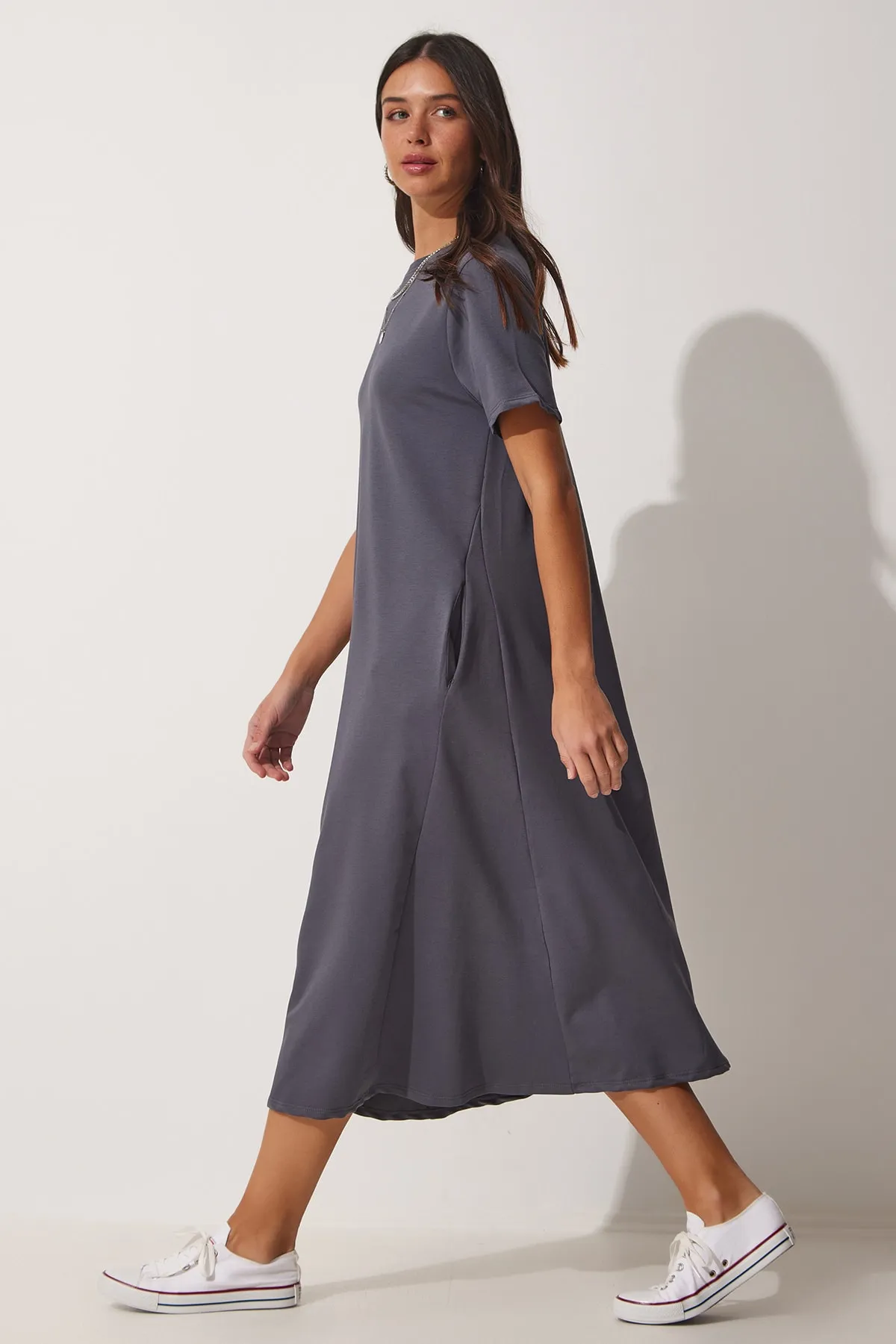 Happiness İstanbul  Anthrazitfarbenes A-Linien-Sommerkleid aus gekämmter Baumwolle UB00060