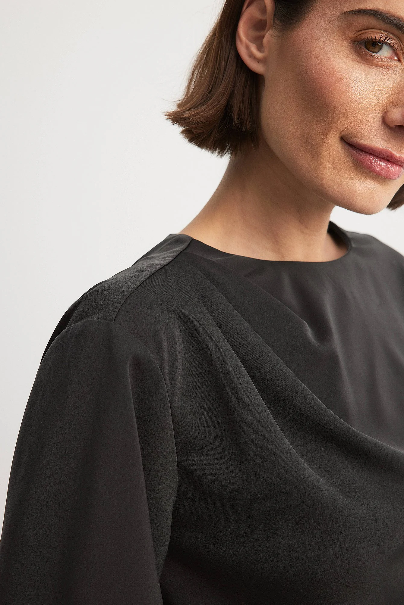 Drappierte Bluse mit Ballonärmeln