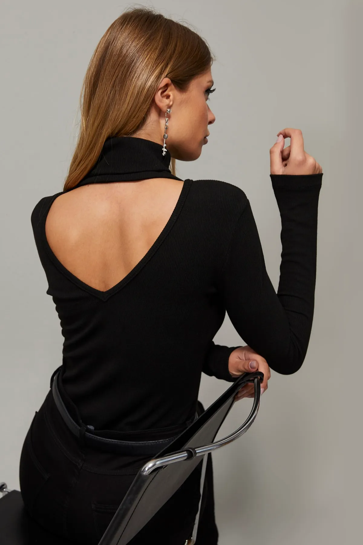 Cool & Sexy  Schwarze Rollkragenbluse mit V-Ausschnitt für Damen EY1106