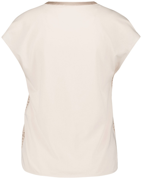 Kurzarmshirt mit Häkeldetails