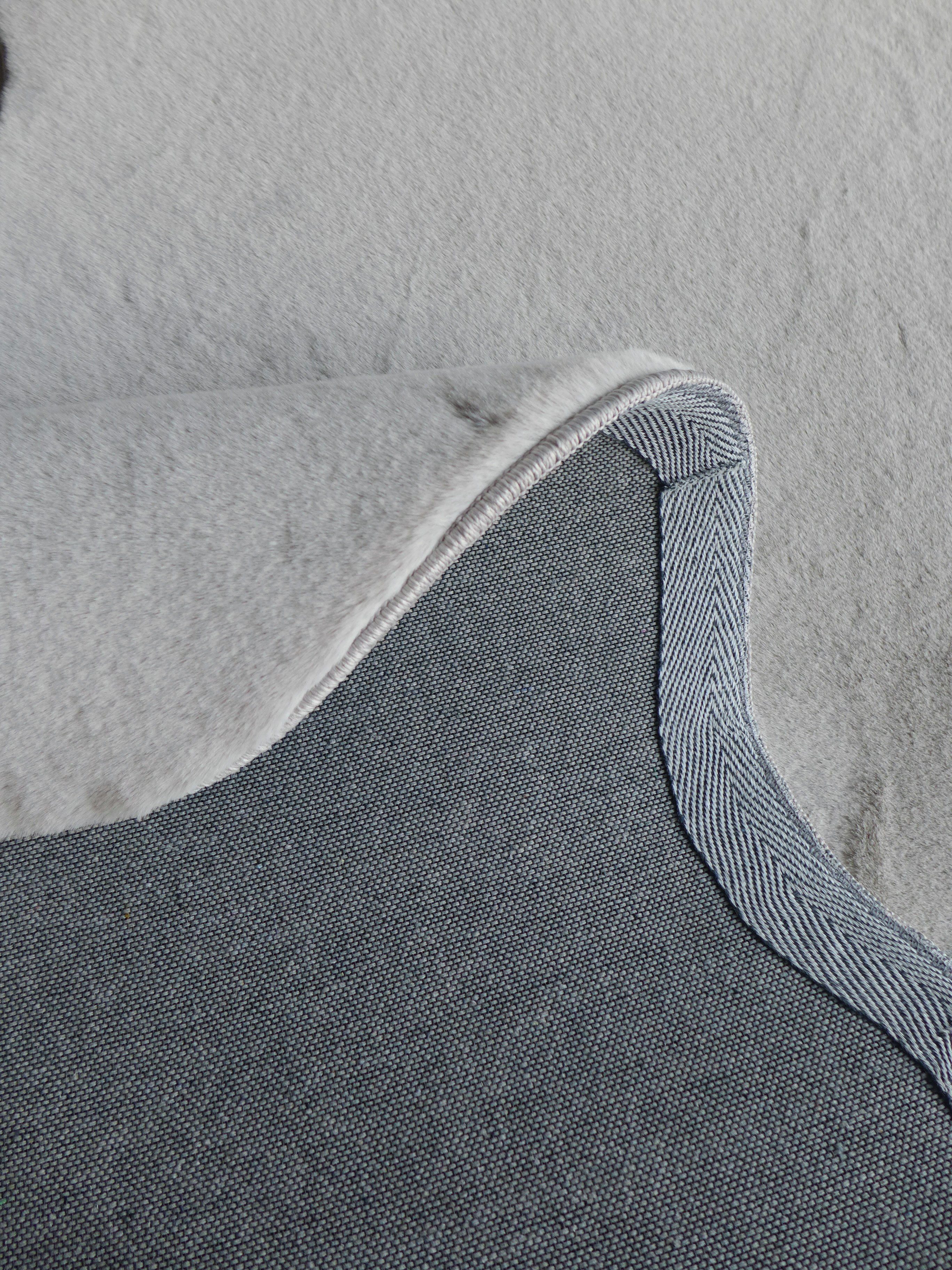 Fellteppich Balu, Nachhaltiger Kunstfell Teppich, Modern, Langflor, Leonique, tierfellförmig, Höhe: 20 mm, Kunstfell in Kaninchenfell-Haptik, Wohnzimmer, Schlafzimmer, Esszimmer