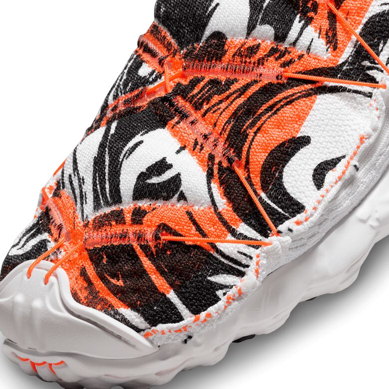NIKE Wmns Ispa Mindbody white/total orange-total orange