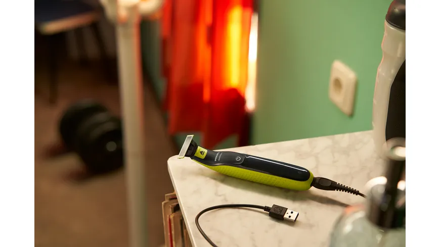 PHILIPS Rasierer OneBlade Face QP2724/20