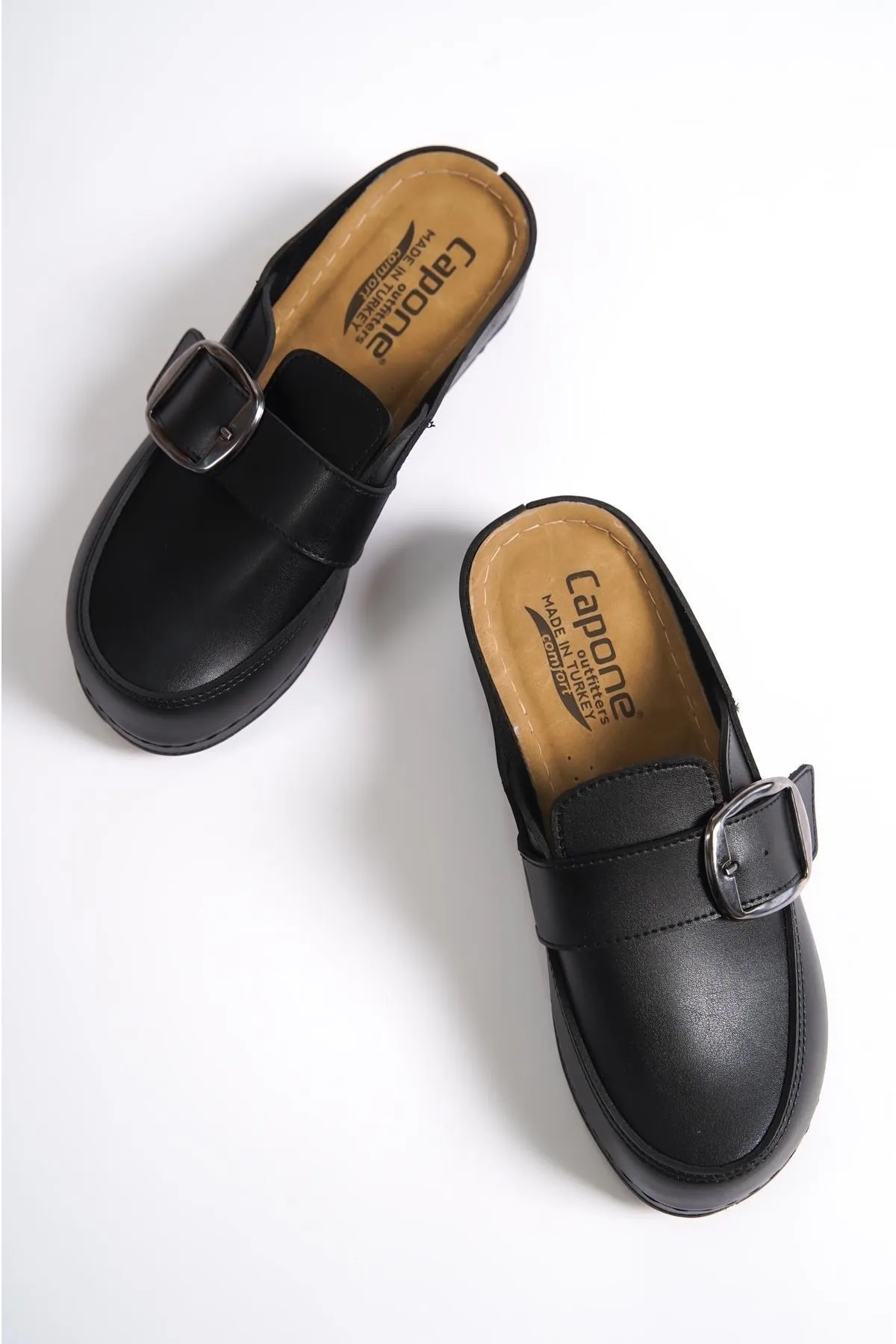 Capone Outfitters  Anatomisch weiche, bequeme Mutterhausschuhe mit Keilabsatz