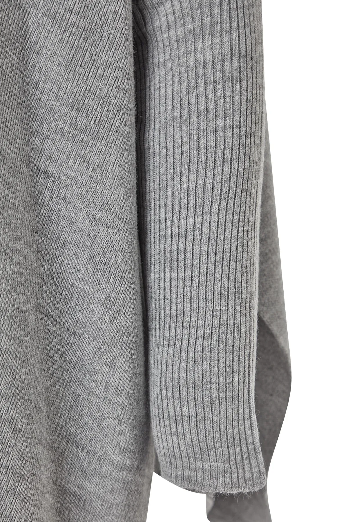 Trendyol Curve  Grau-melierter Strickpullover mit Schlitz und detailliertem Schnitt