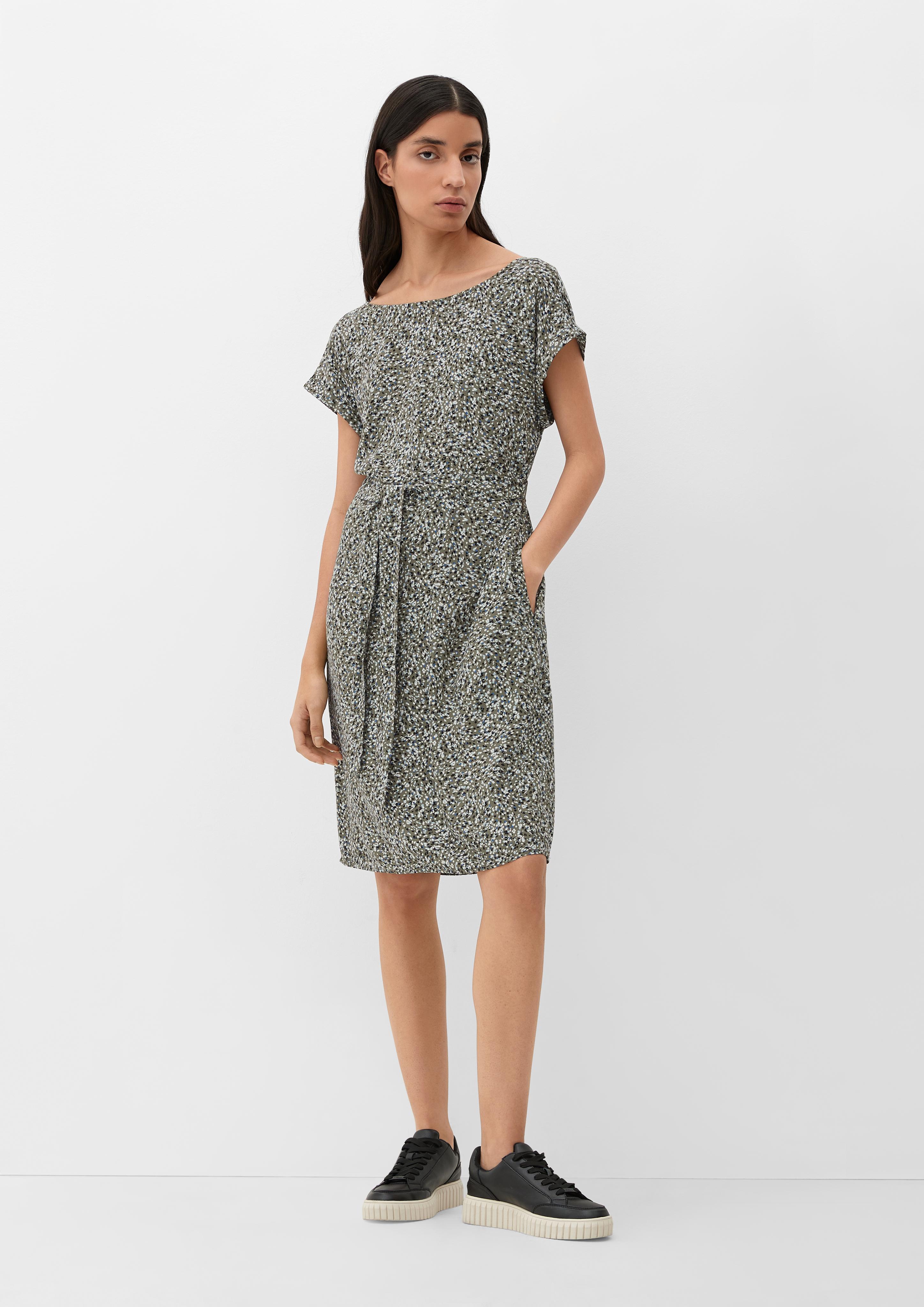 Kurzes Kleid mit Binde-Detail  2132623-79B6