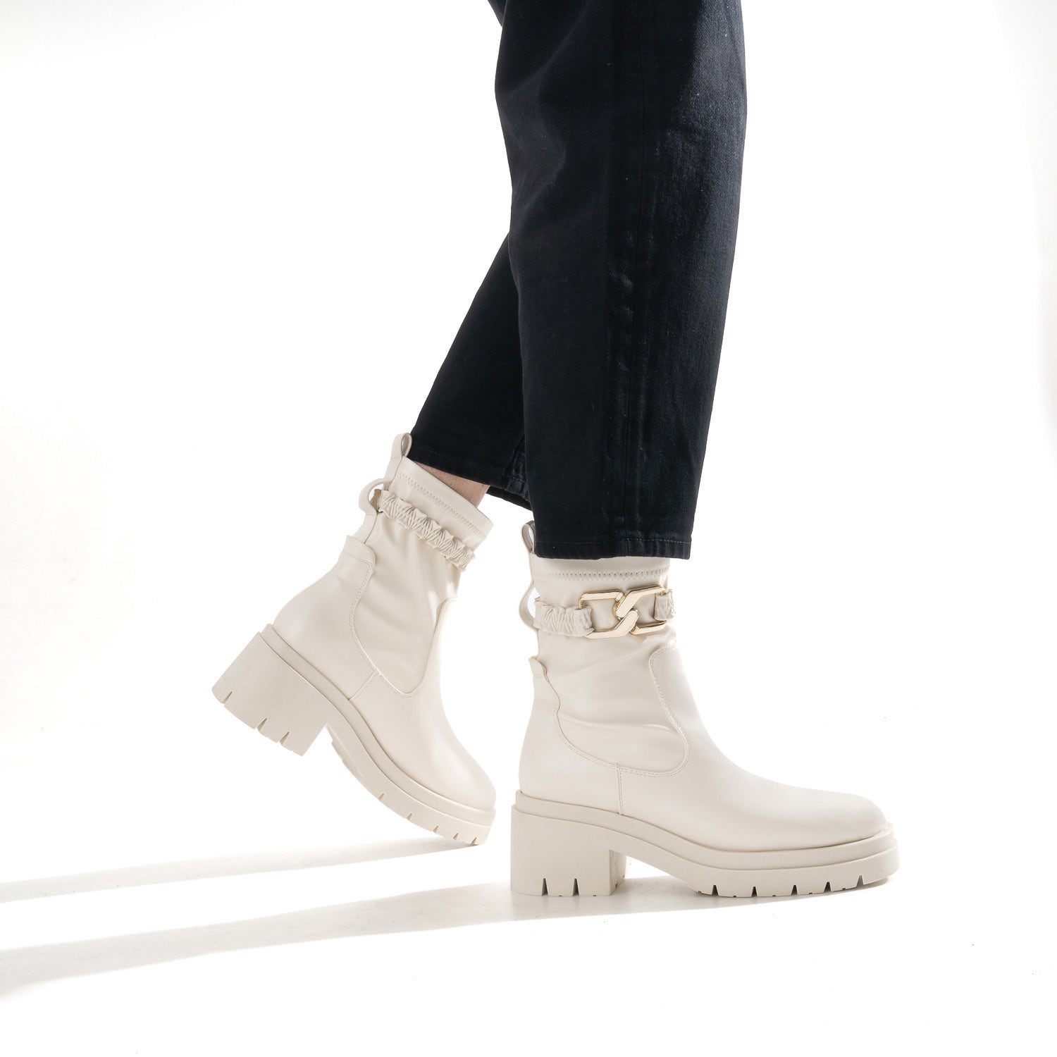 Boots TEXTO écru avec bride amovible