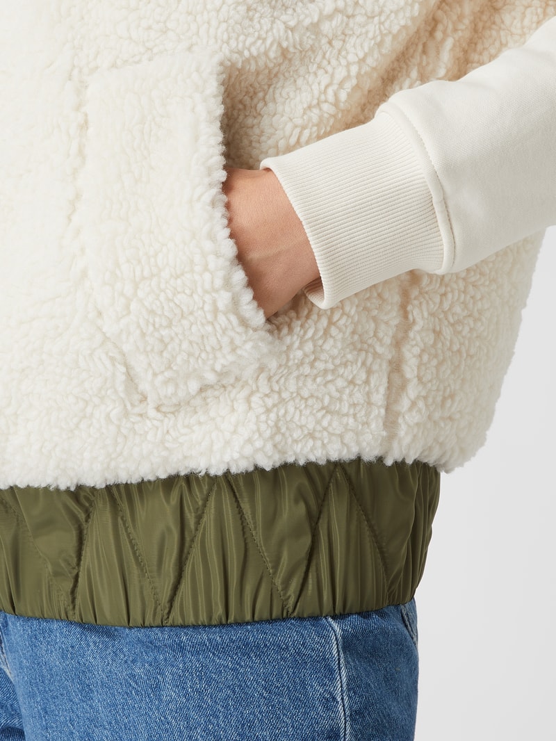 Wendeweste aus Teddyfell in khaki