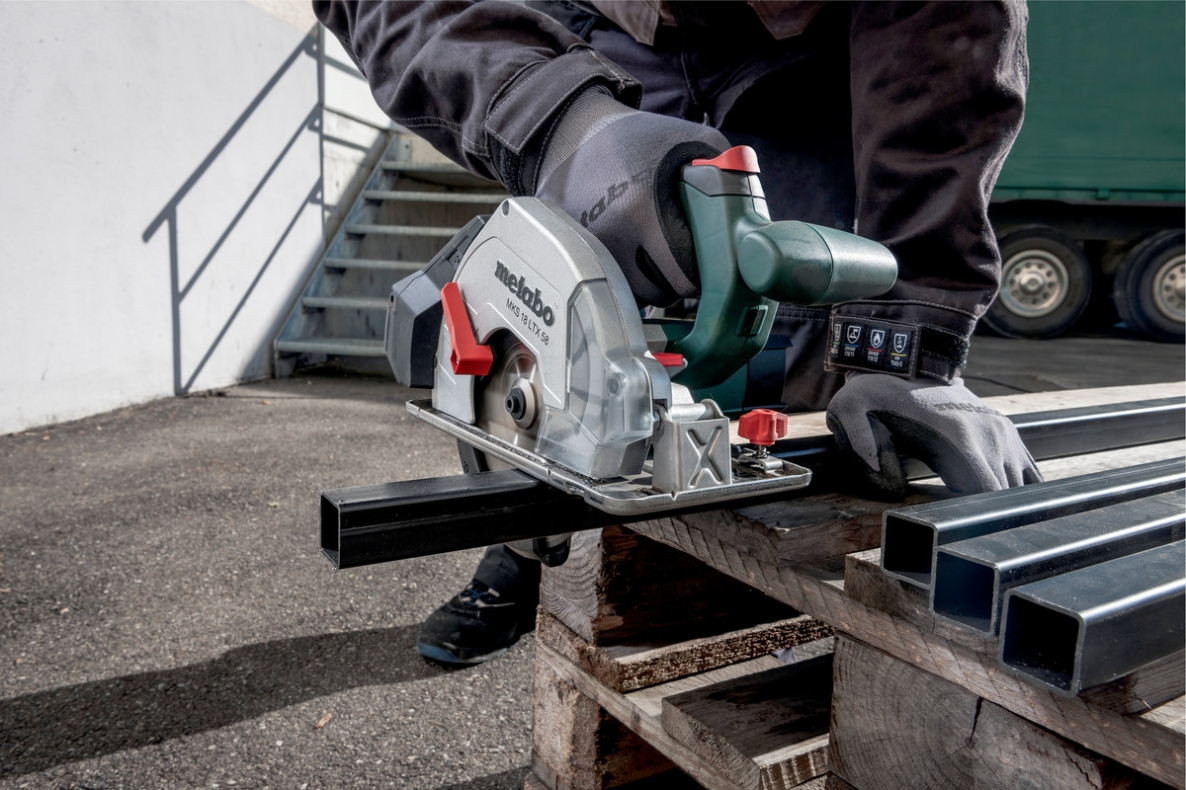 Metabo 691114000 MKS 18 LTX 58 FS SET Akku-rundsav til metal 18V ekskl. batterier og oplader i Metaloc + føringsskinne FS 160