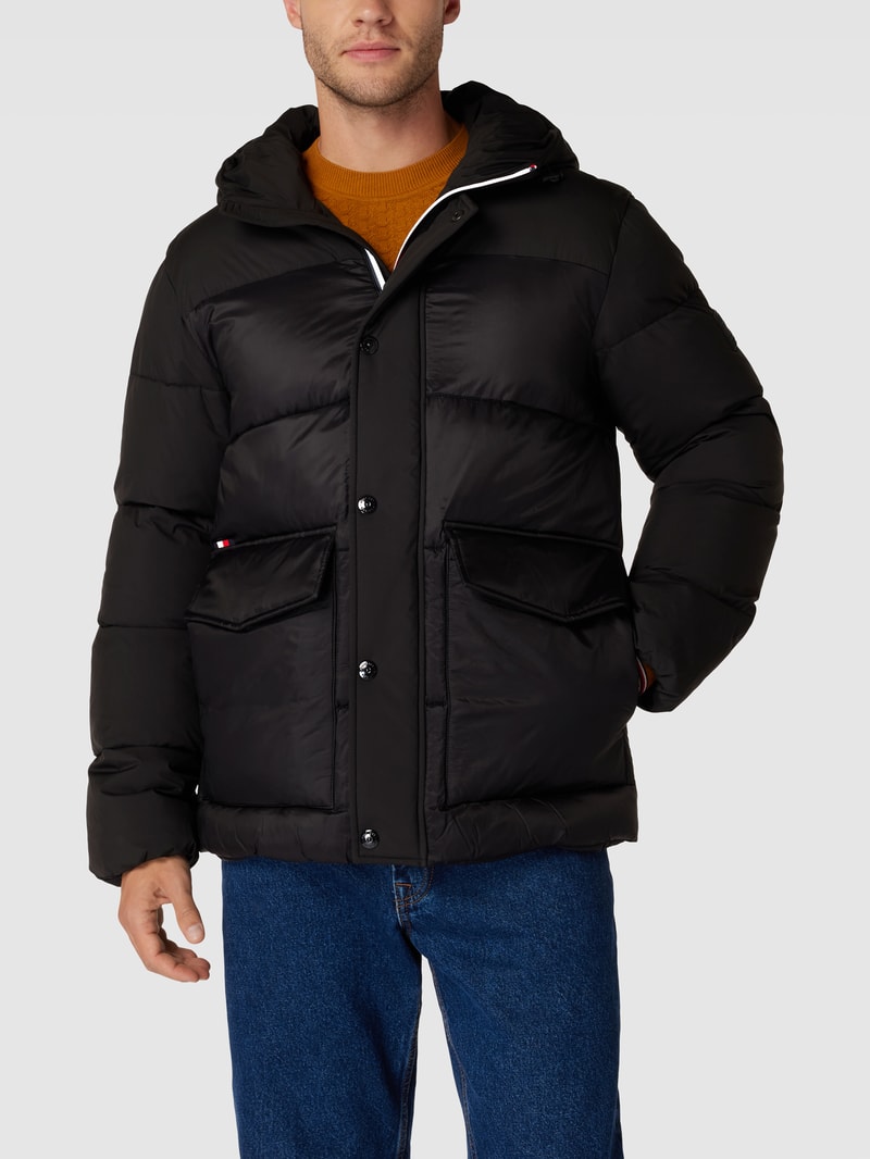Steppjacke mit Label-Patch Modell 'TECH' in schwarz