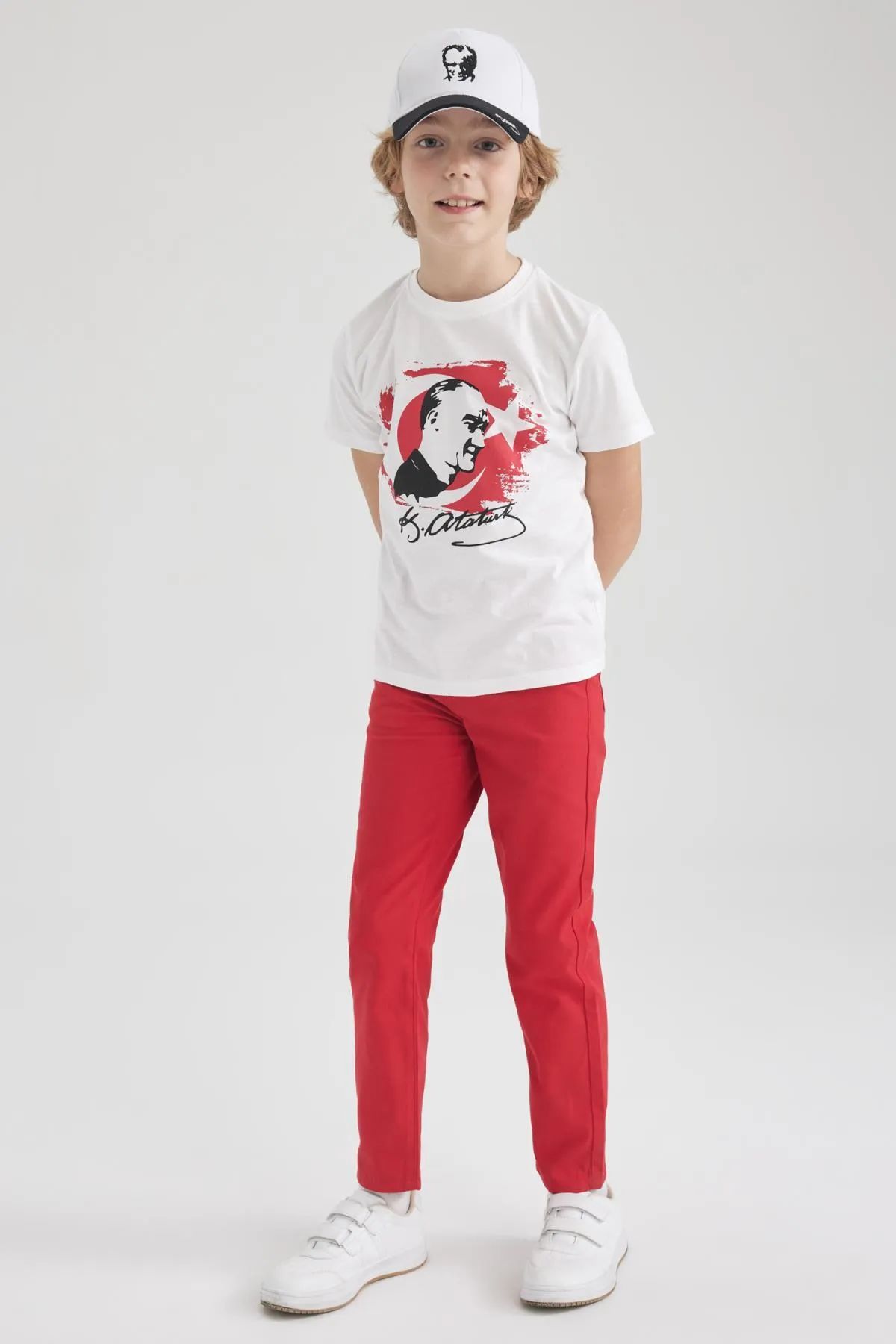 DeFacto  Rote Gabardine-Hose für Jungen Z1675a623sm