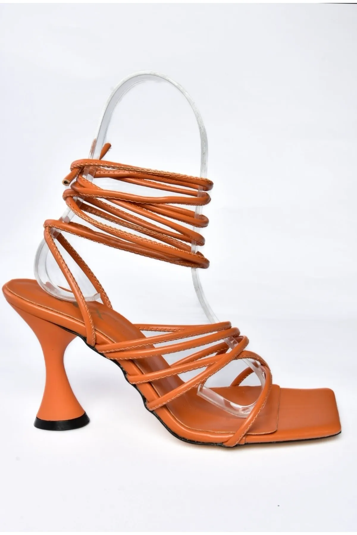 Fox Shoes  Orangefarbene Damenschuhe mit Knöchelriemen und hohem Absatz M369543409