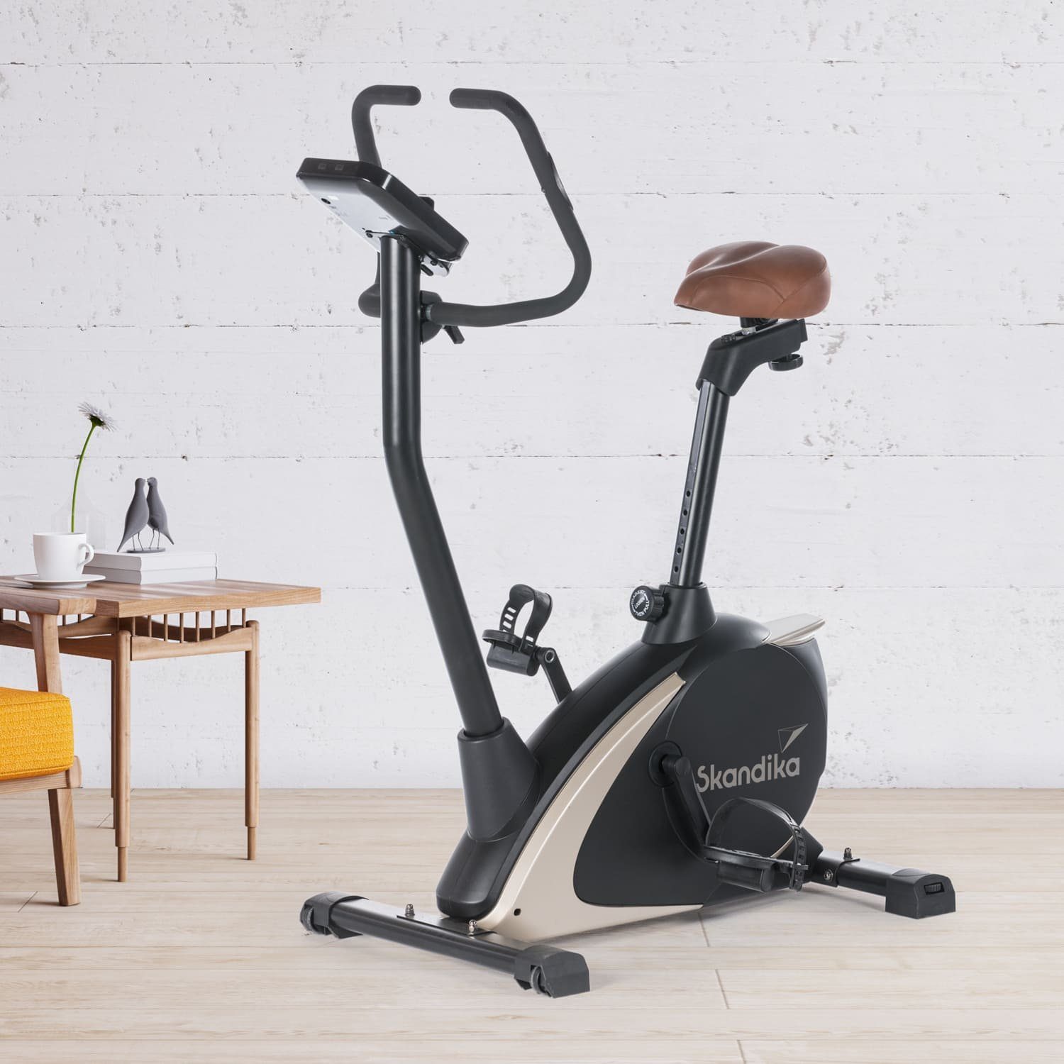 Skandika Ergometer Hometrainer Vinneren (schwarz/gold), Design Hometrainer, Fitness Fahrrad
