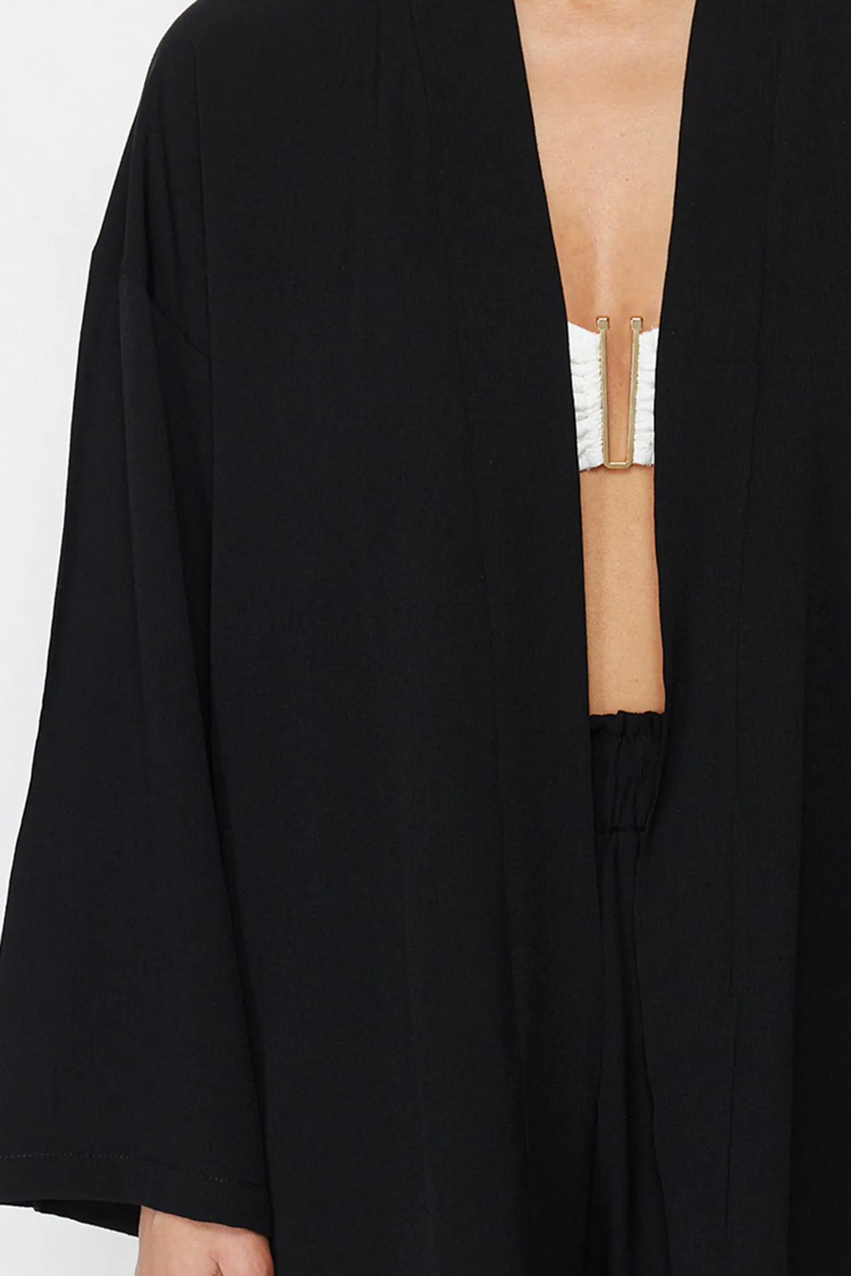 Trendyol Collection  Schwarzes gewebtes Kimono-Shorts-Set TBESS23AU00089