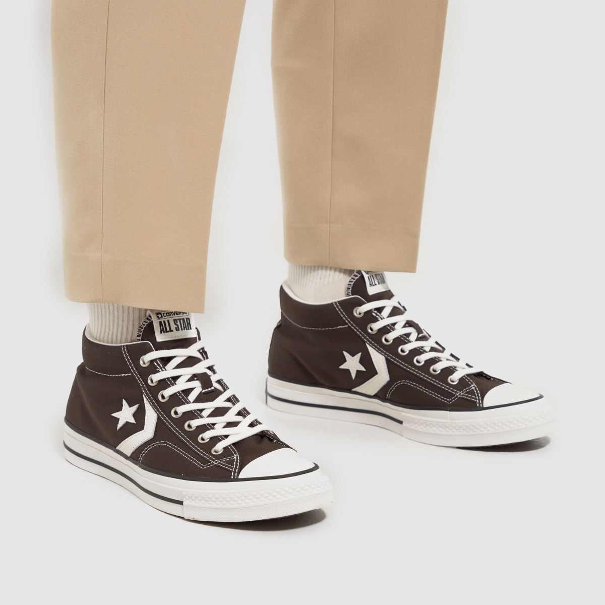 Converse – Star Player 76 – Bruna mellanhöga sneakers