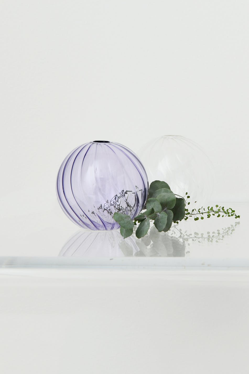 Mini swirl vase