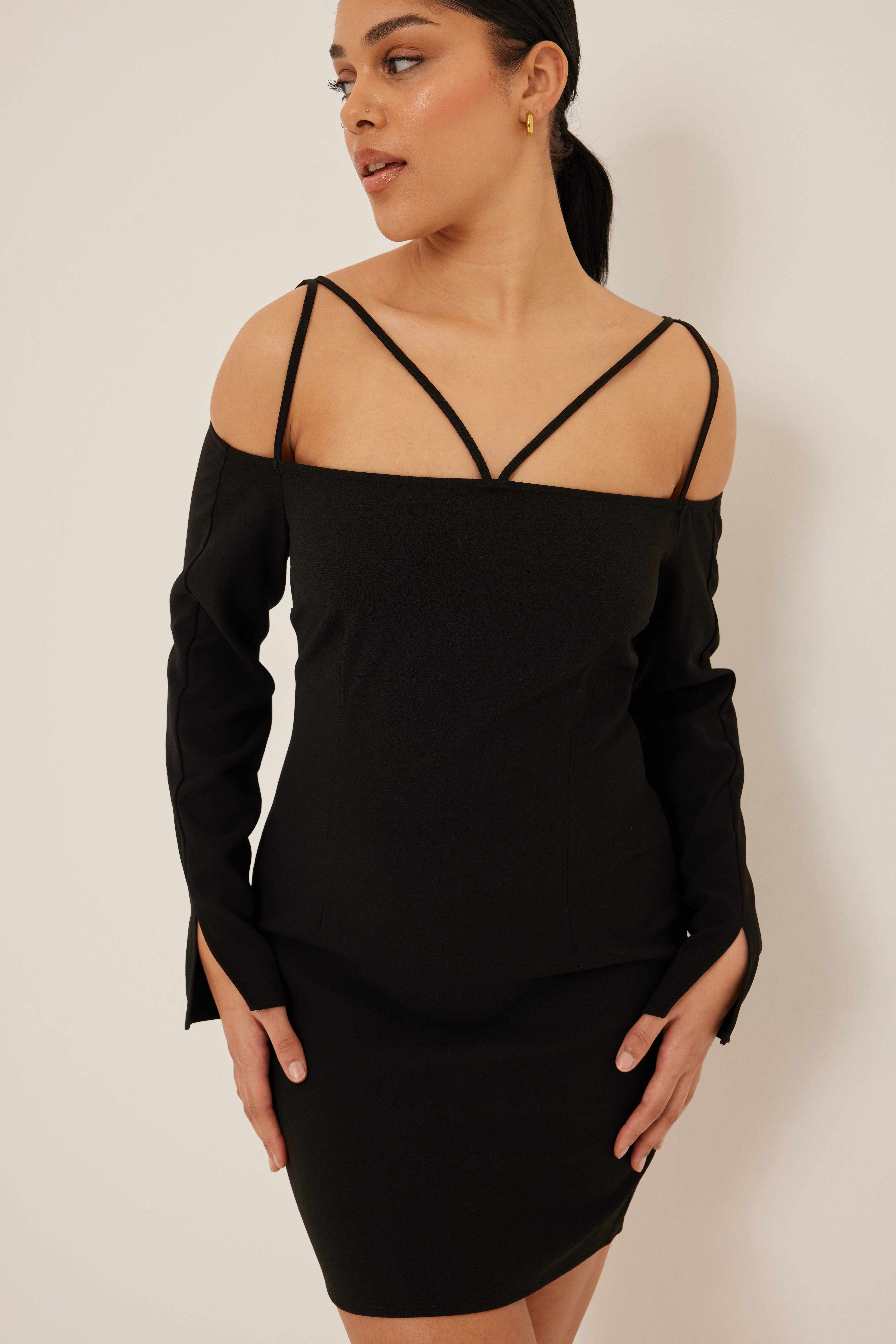 Minikleid mit Trägerdetails