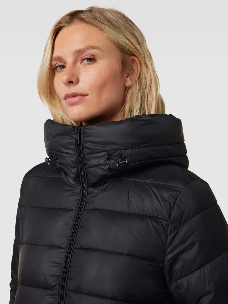 Steppjacke mit seitlichen Eingrifftaschen in schwarz