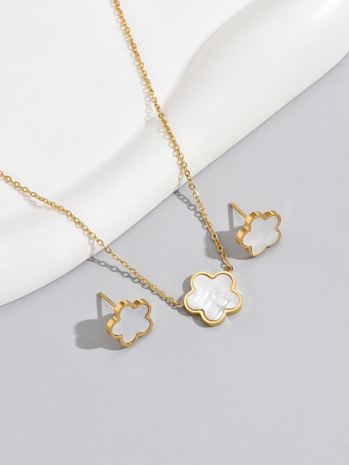 ENGELSINN Ohrring und Ketten Set Schmuckset 3er Edelstahl-Schmuckset Halskette Ohrringe Blume Gold (3-tlg), Perlmutt inkl. Geschenkbox