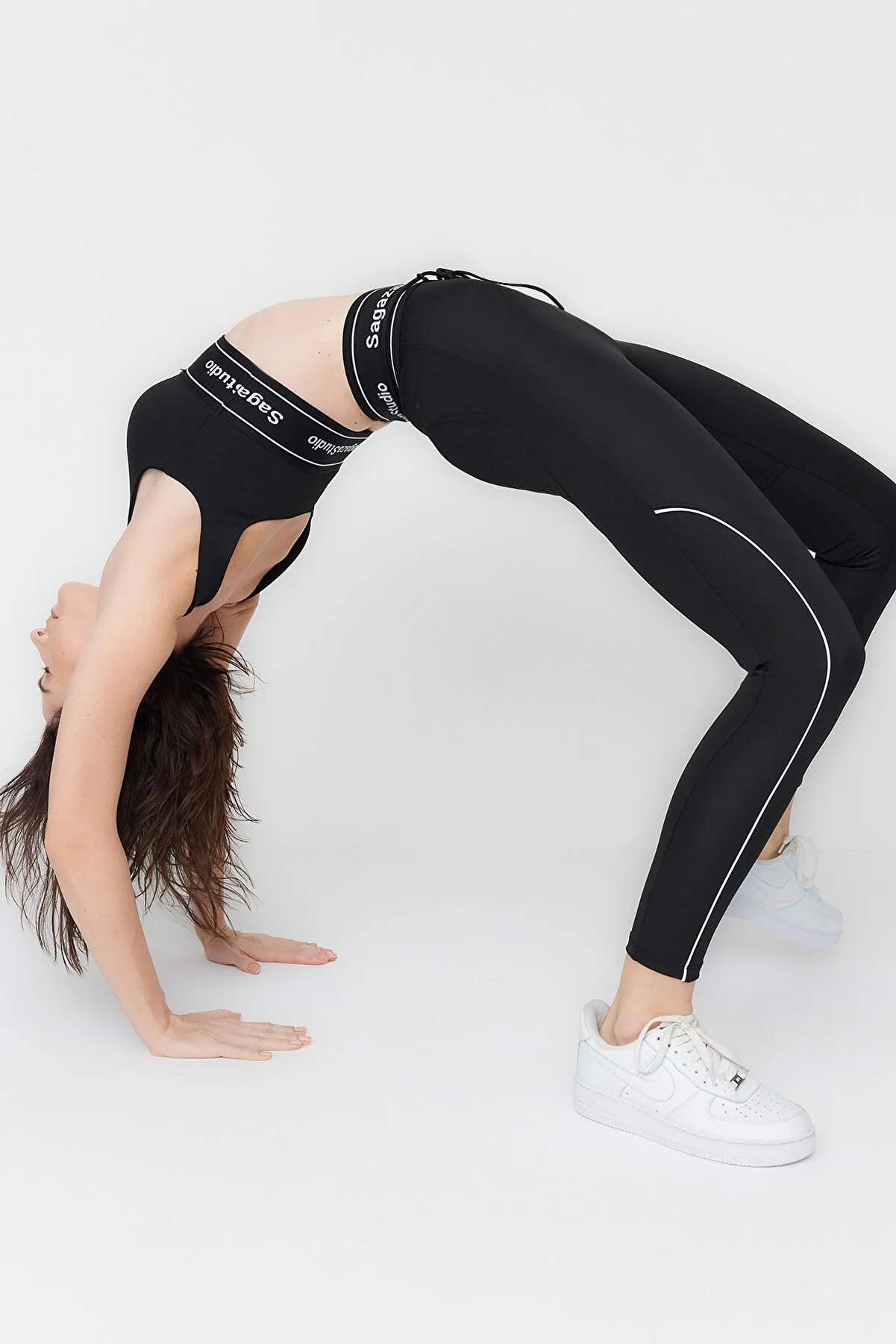 Trendyol Collection  X Sagaza Studio – Schwarze Sport-Leggings mit Kordelzug-Paspelierung und Push-Up-Nähten