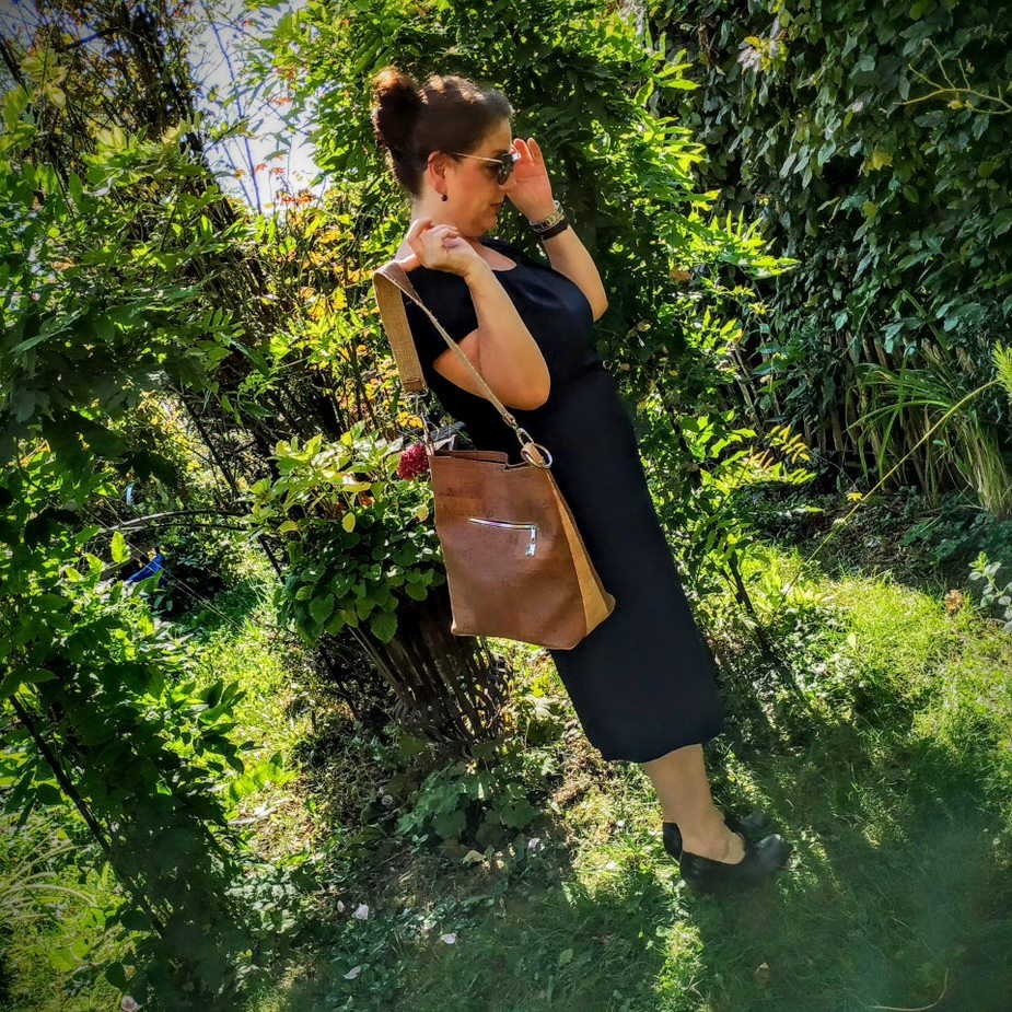 TIKIWE Handtaschen braun Totebag aus Kork