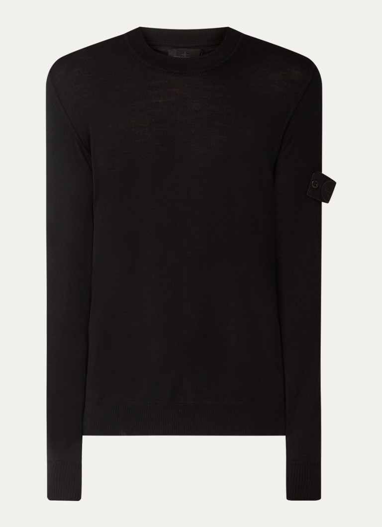 Maglione Stone Island 566FC in lana pregiata con logo, lavorato a maglia con precisione.