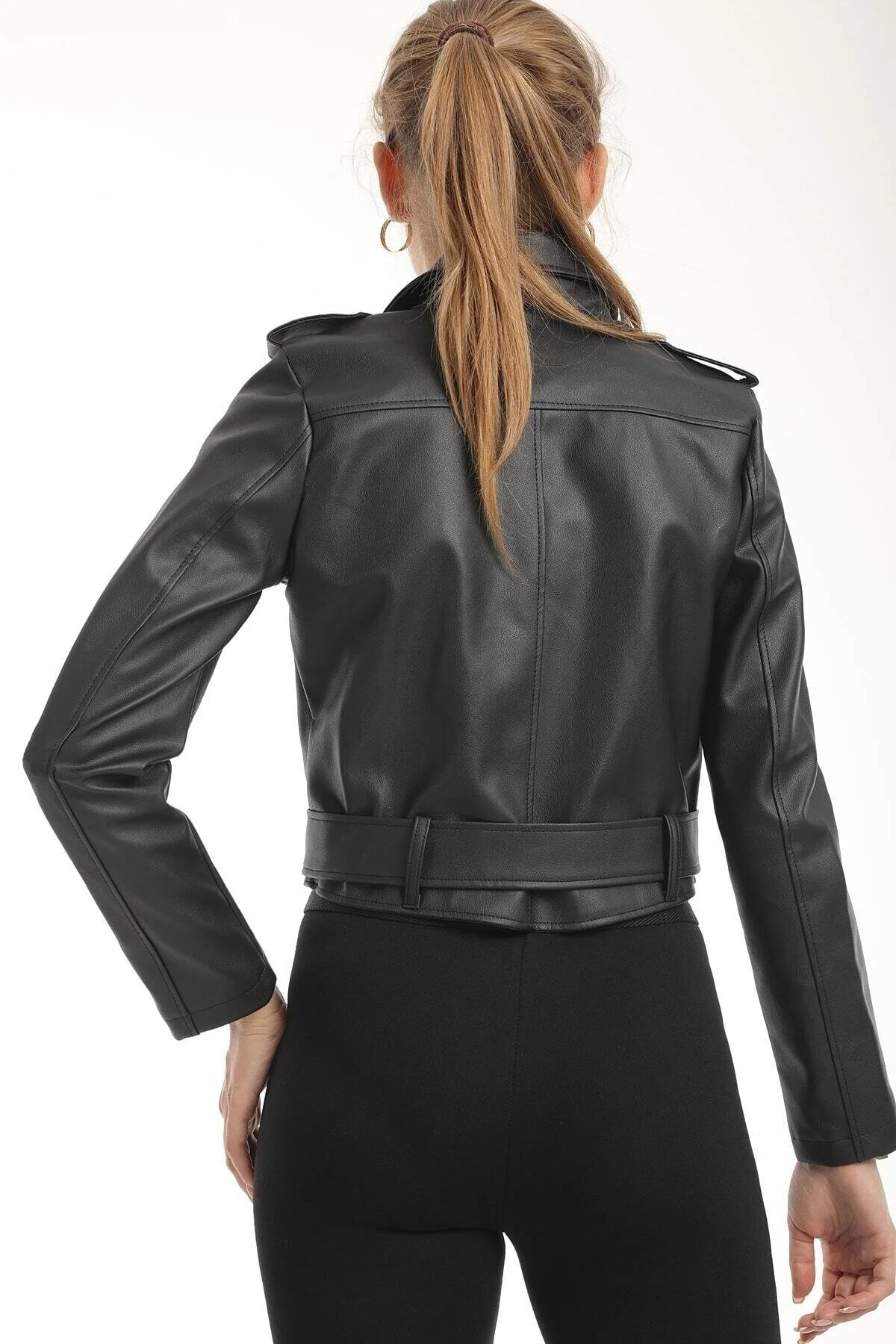 IŞILDA FASHION  Schwarze Ledermanteljacke für Damen mit Gürtel