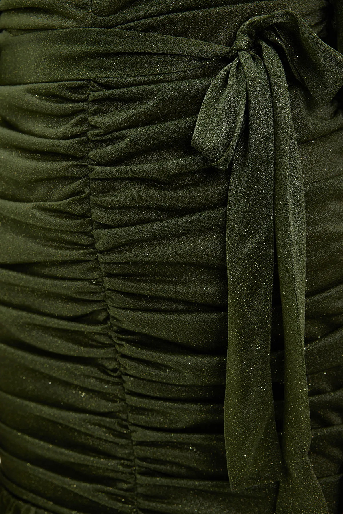 Trendyol Modest  Khakifarbenes, langes, silbernes Abendkleid mit Rüschen und Details TCTSS24DB00039