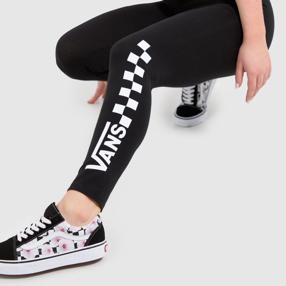 Vans krétatáblás leggings fekete-fehérben