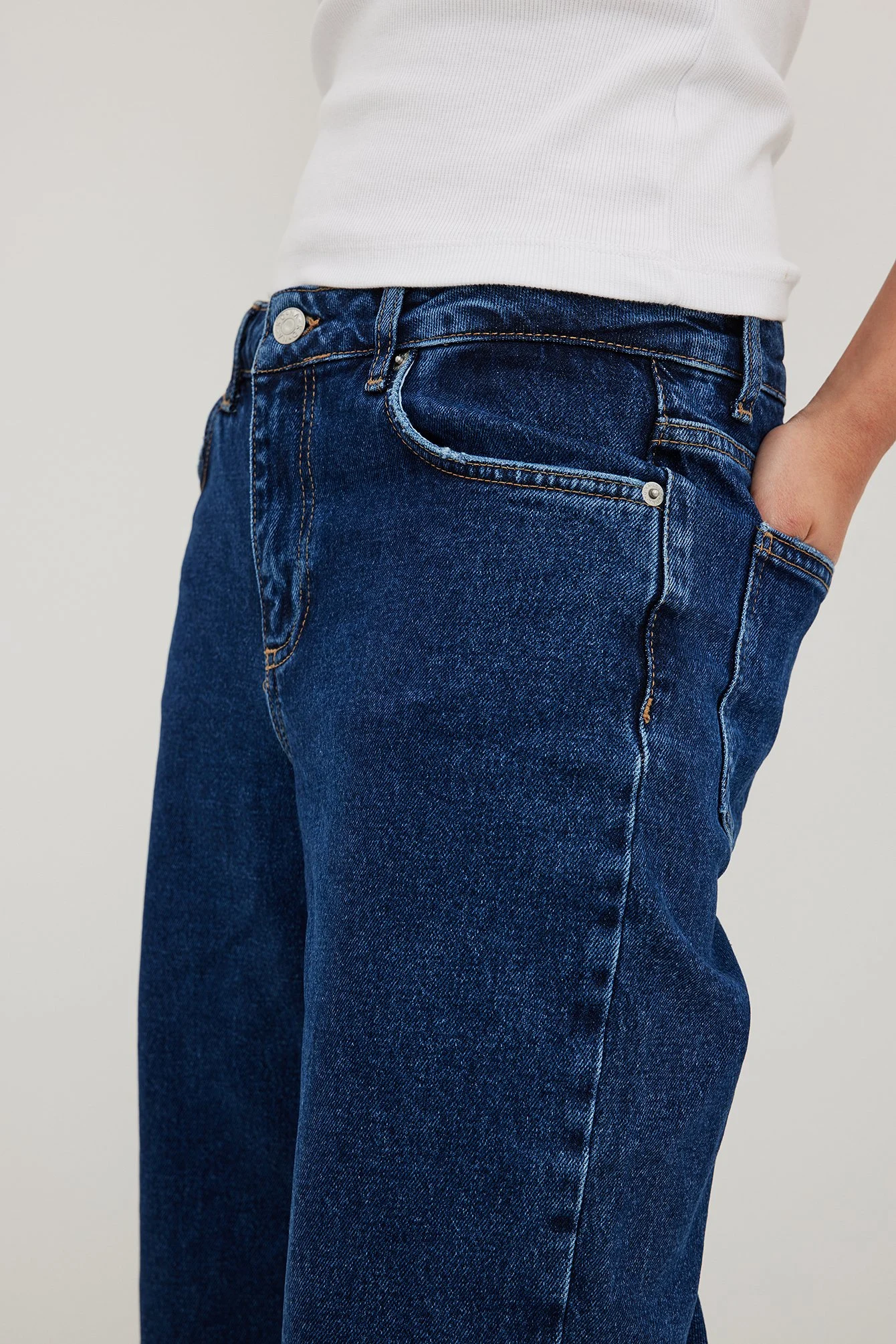 Gerade Jeans mit mittelhoher Taille