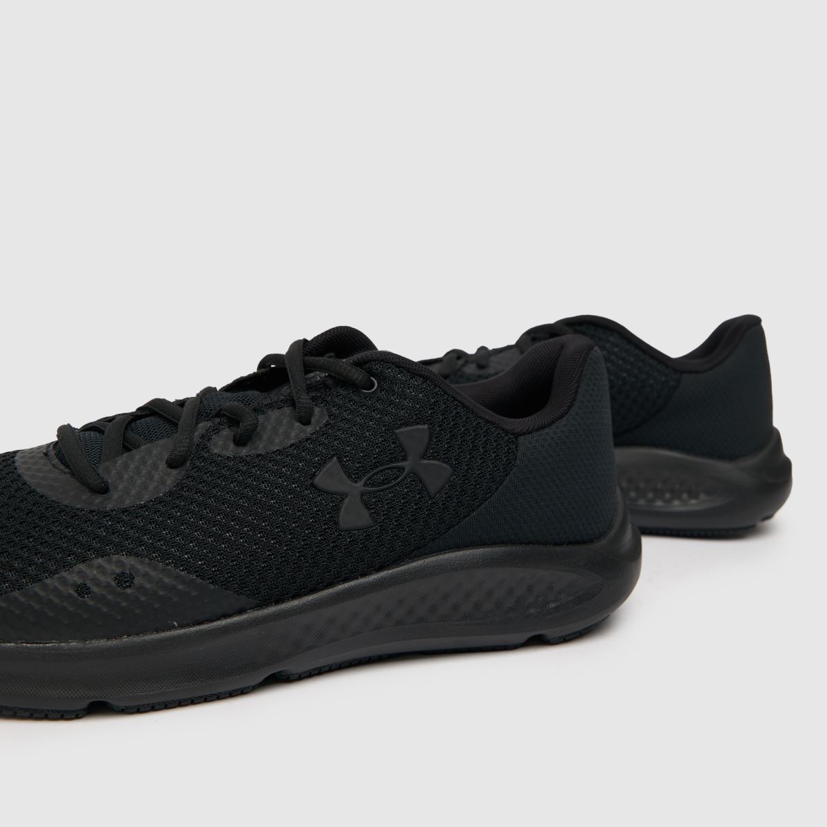 Under Armour – Charged Pursuit 3 – Svarta träningsskor