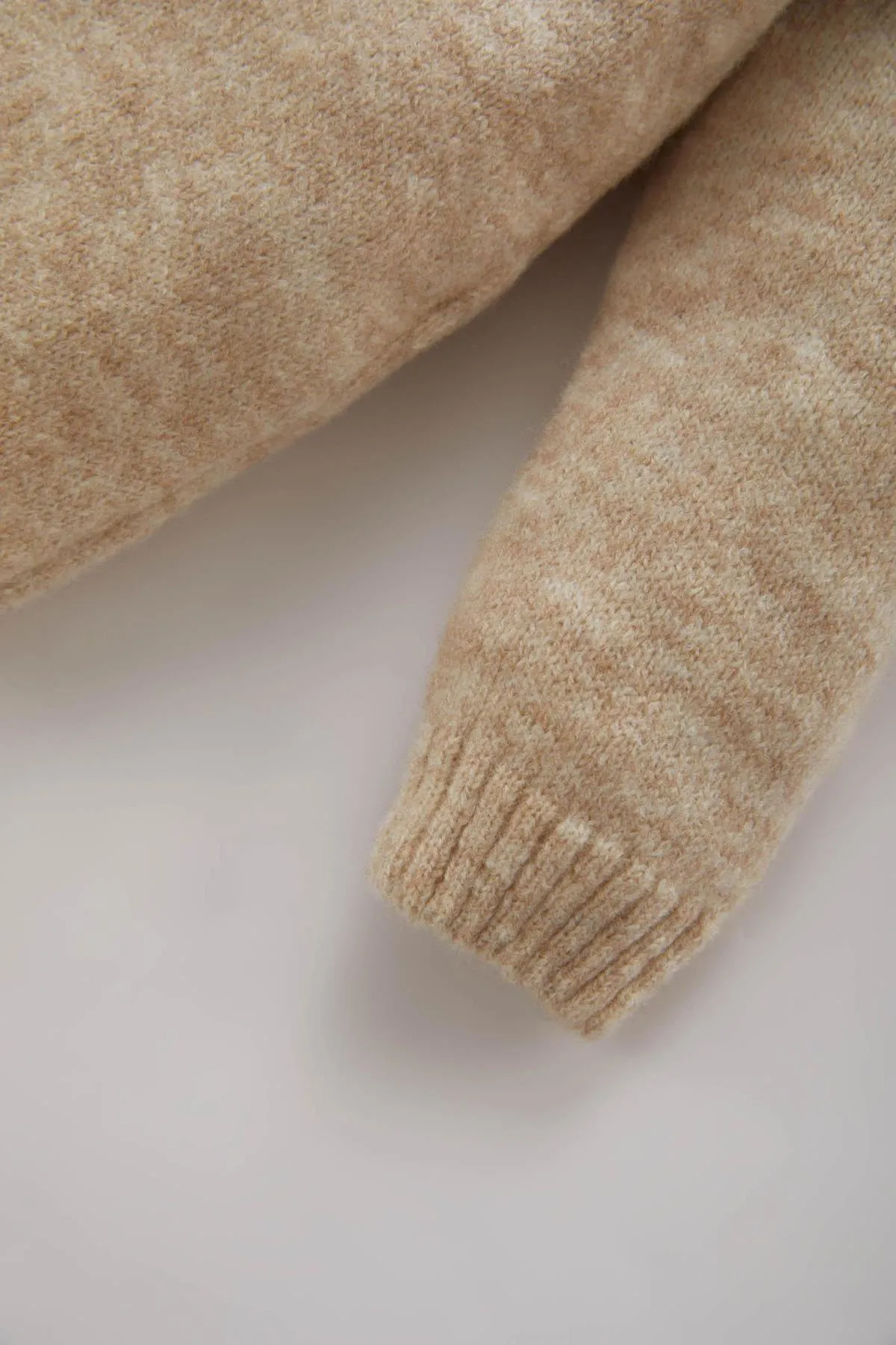 DeFacto  Pullover mit Rundhalsausschnitt und Ethnomuster für Babys (Jungen). Normale Passform