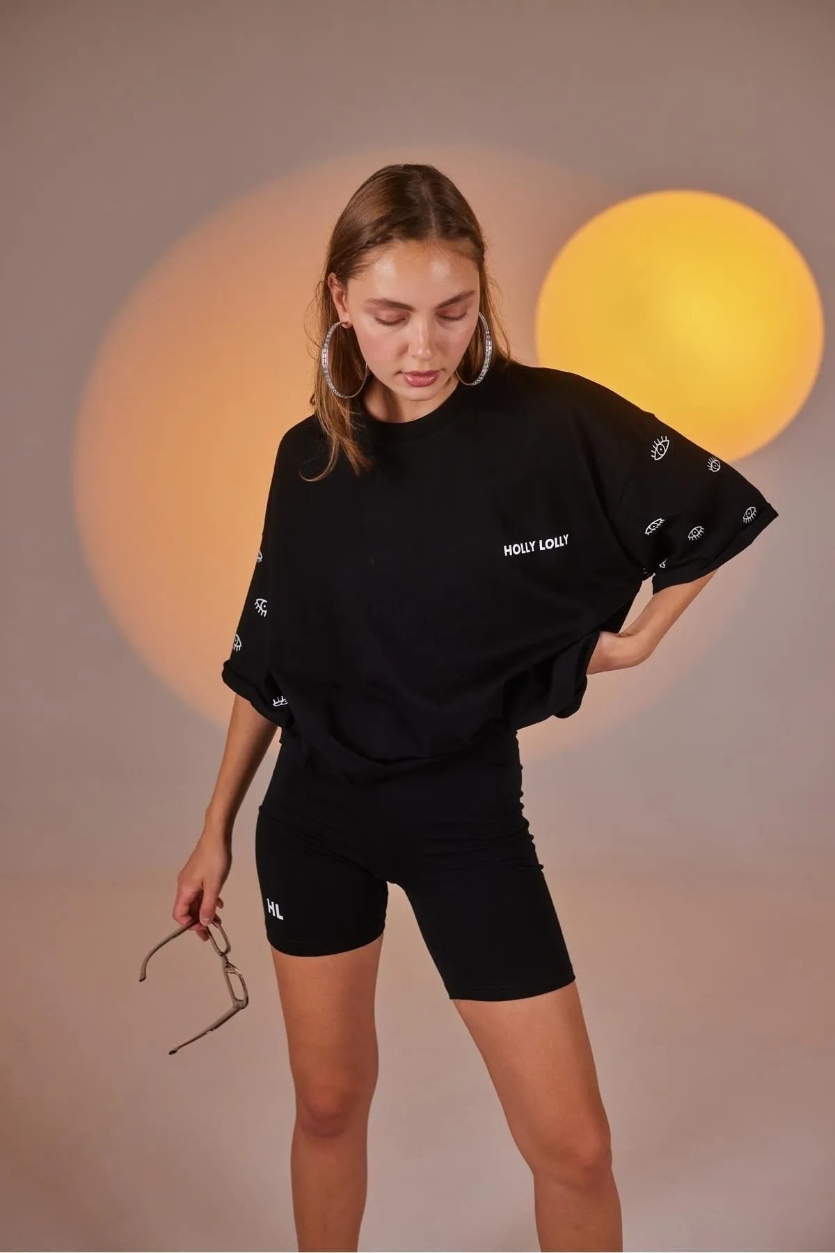 HOLLY LOLLY  Eye bedrucktes Oversize-Eye-T-Shirt-Biker-Strumpfhosen-Set in Schwarz