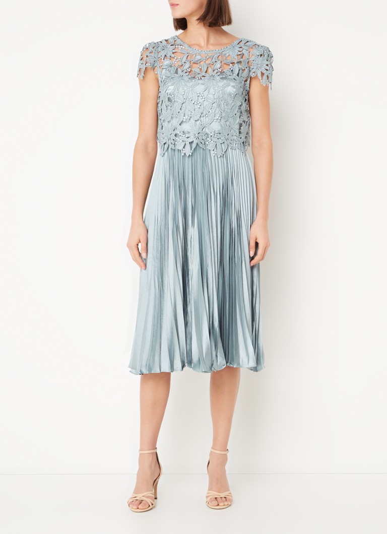 Vestido midi Dana de Phase Eight con bordados y pliegues.