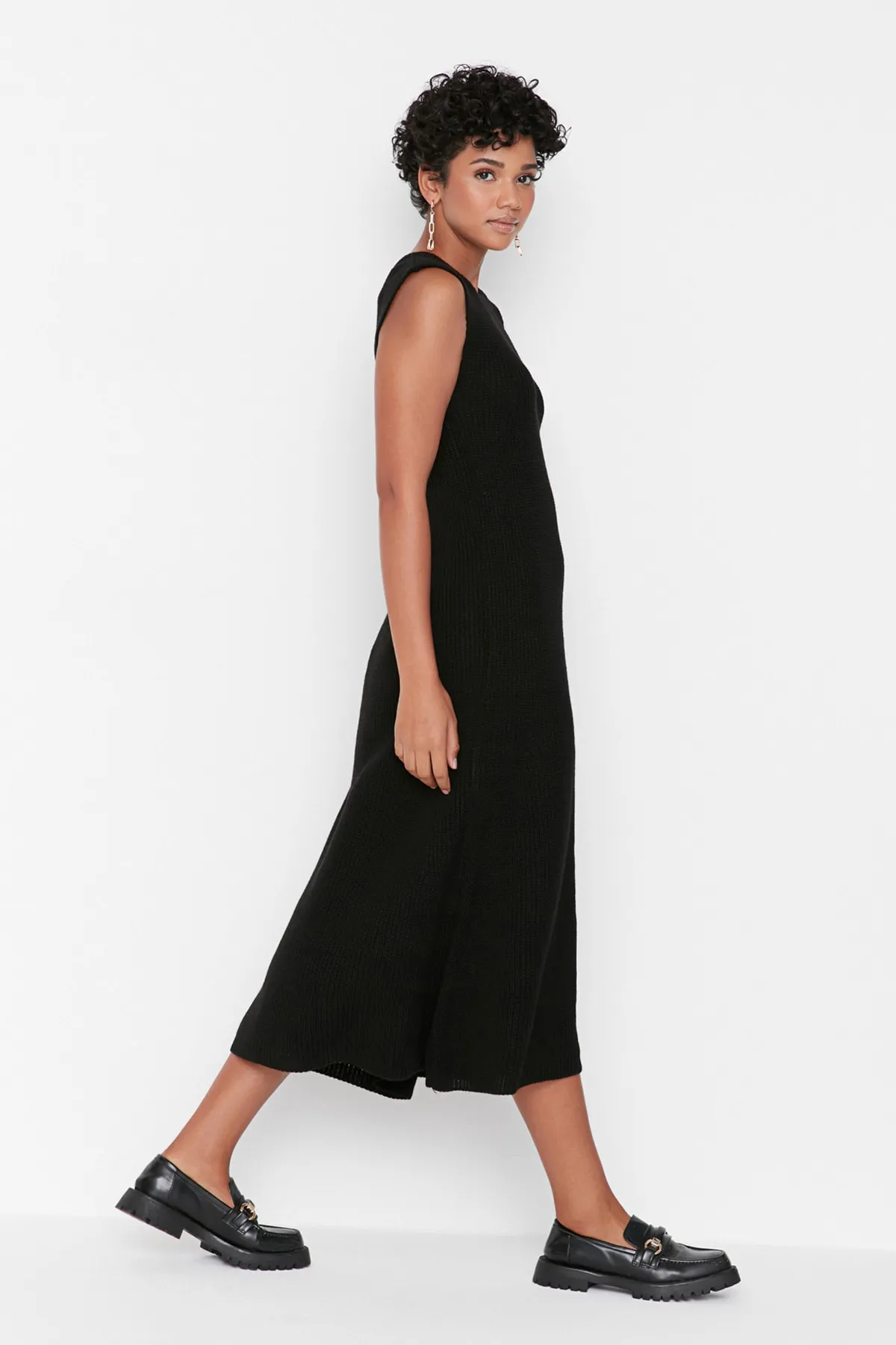 Trendyol Collection  Schwarzes Strickkleid TWOAW23EL00019