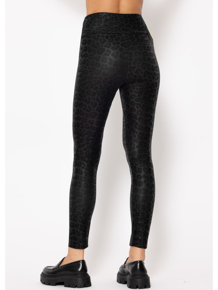 SASSYCLASSY Kunstleder Leggings mit Leo Print in Schwarz günstig kaufen