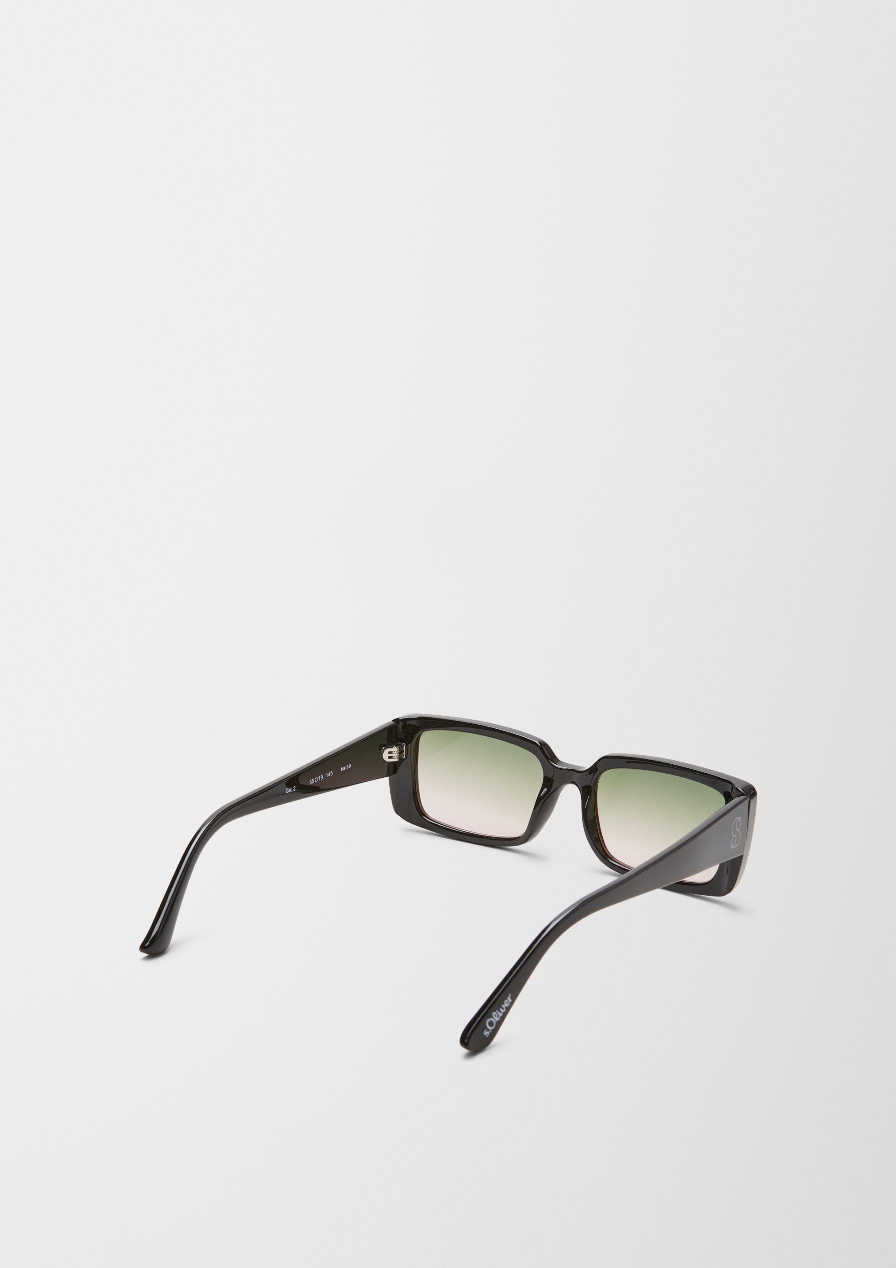 Kantige Sonnenbrille mit breiter Fassung  6008491-600