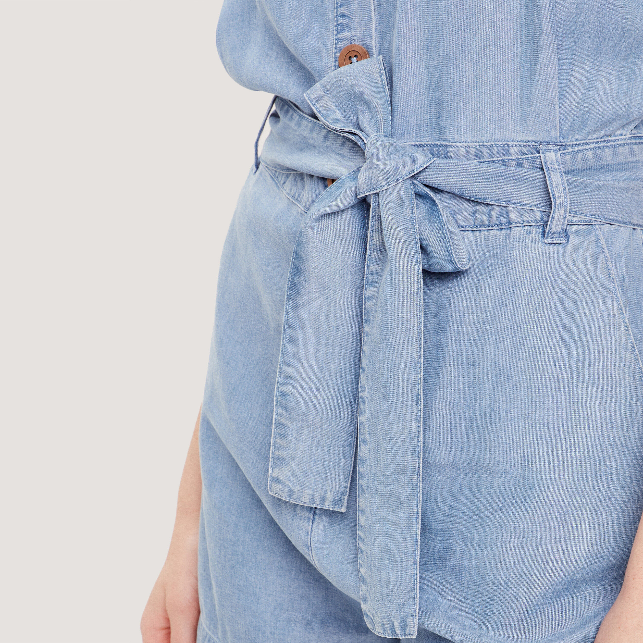 Combishort boutonnée à ceinture denim bleach femme | Cache Cache