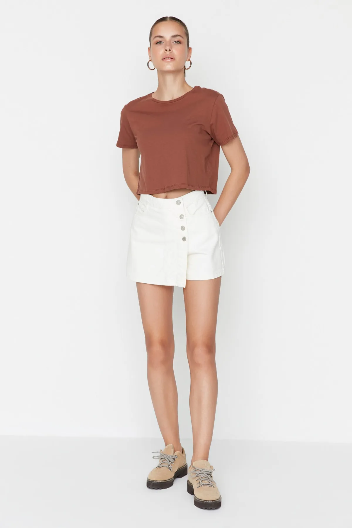 Trendyol Collection  Shorts - Ecru - Mittlerer Bund