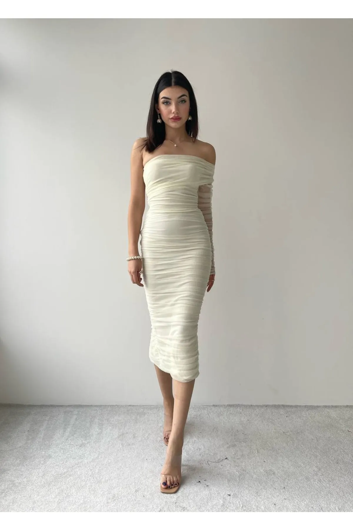 SONREİR  Midi-Tüllkleid mit einem Ärmel