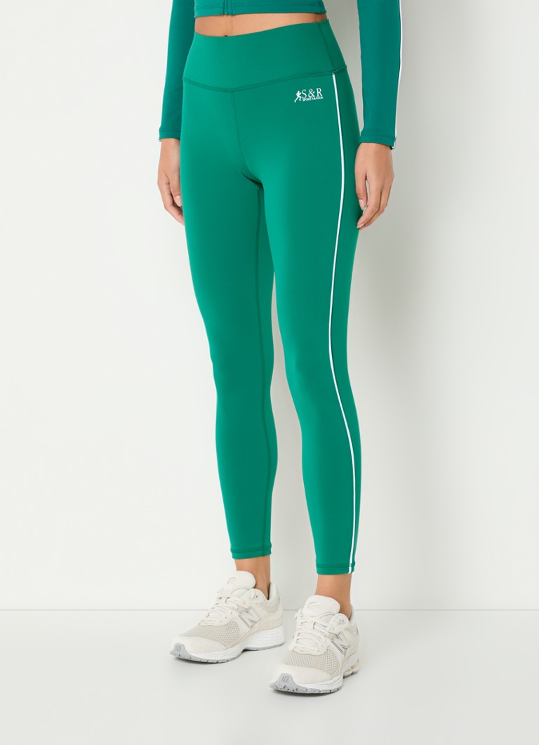 Colanți sport scurți, cu talie înaltă, cu design sportiv și bogat, și logo