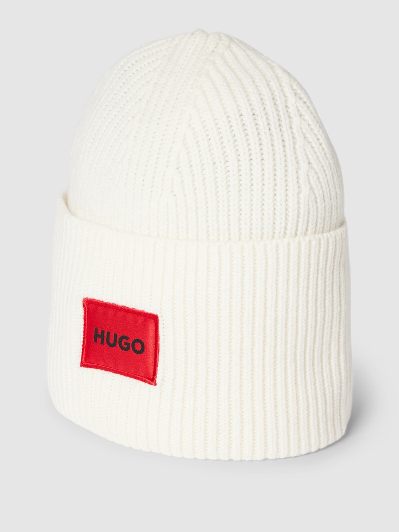 Mütze mit Logo-Patch Modell 'Saffa' in offwhite