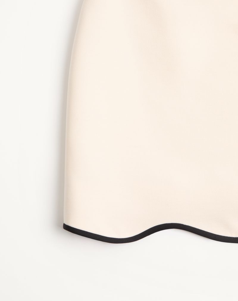 Minissaia de crepe de alta costura