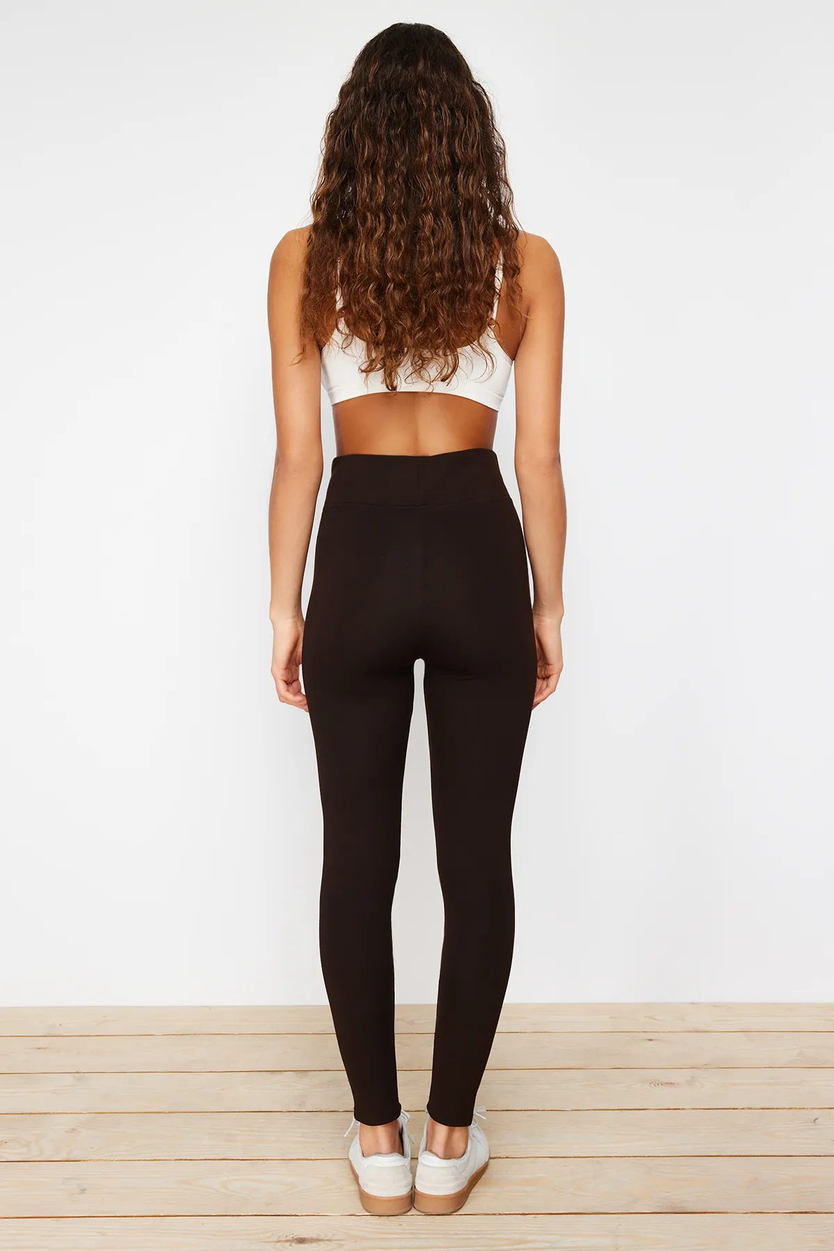 Trendyol Collection  Braune Recovery-Leggings aus Strick mit hoher Taille und elastischem Bund TWOAW20TA0087