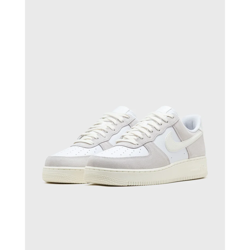 Nike Air Force 1 LV8 CW7584-100 / weiss