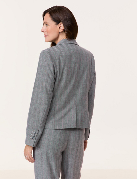 Taillierter Blazer mit Nadelstreifen