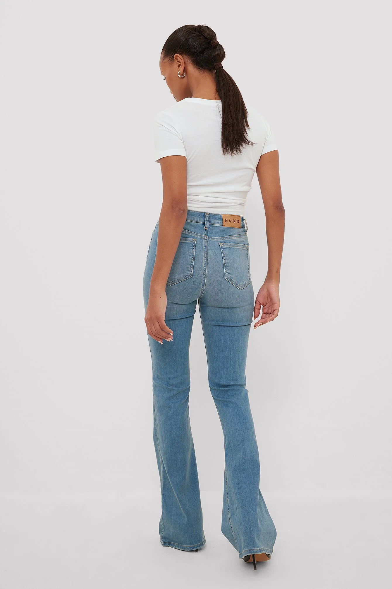 Ausgestellte Stretchjeans mit hoher Taille