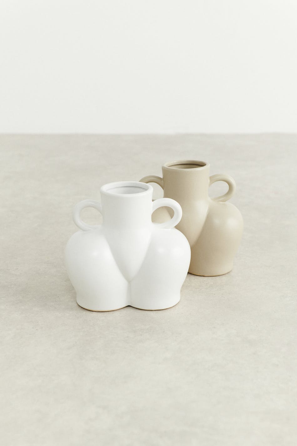 Ceramic hips vase